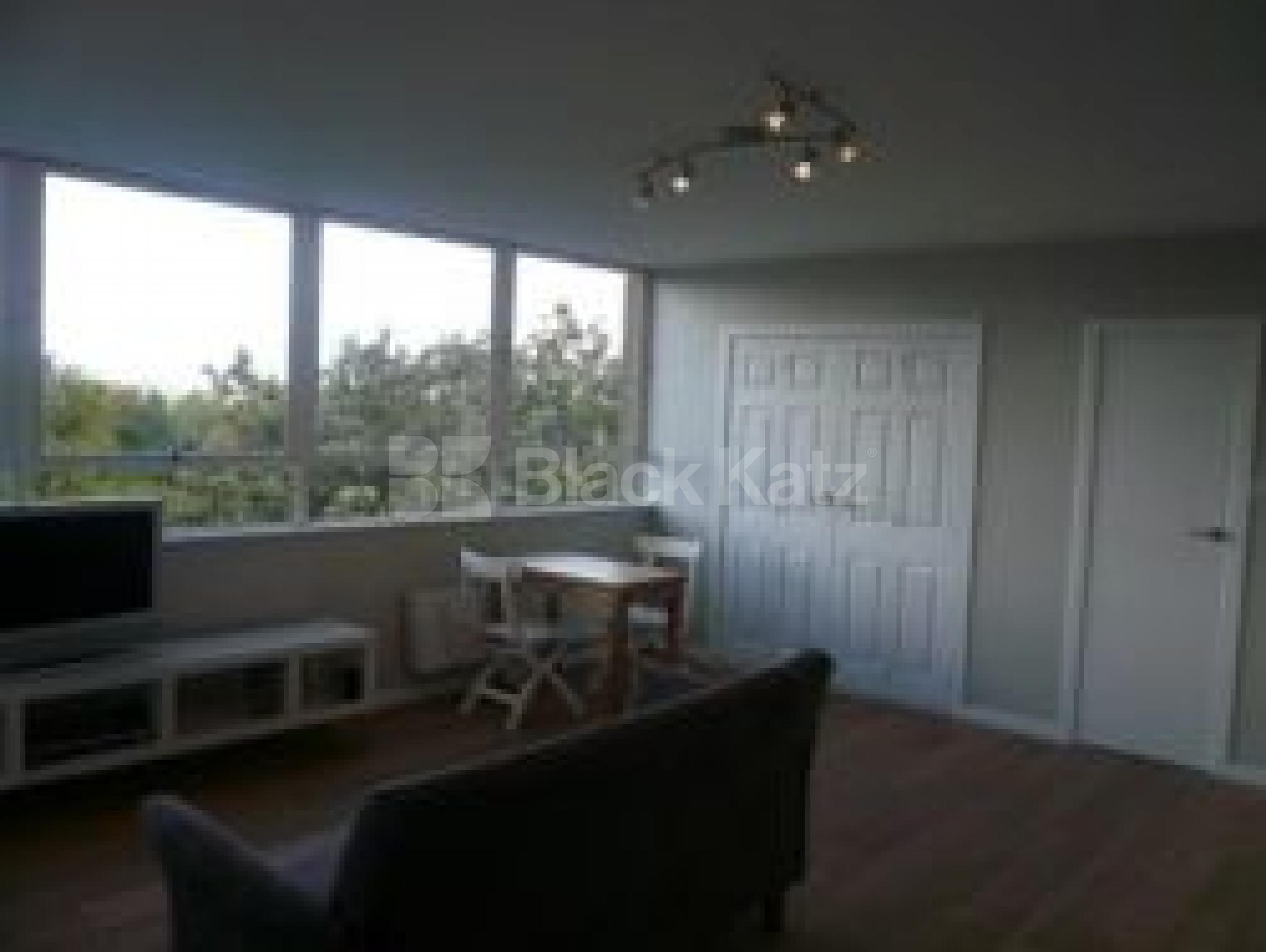 			1 Bedroom, 1 bath, 1 reception Flat			 Hornsey Lane, HIGHGATE N6 N6